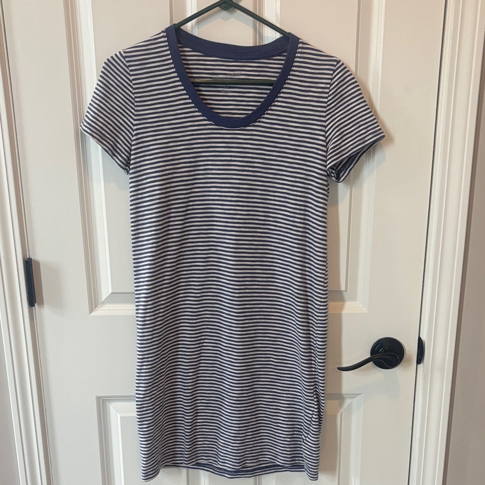 Universal Thread Navy and White Striped Tee shirt dress